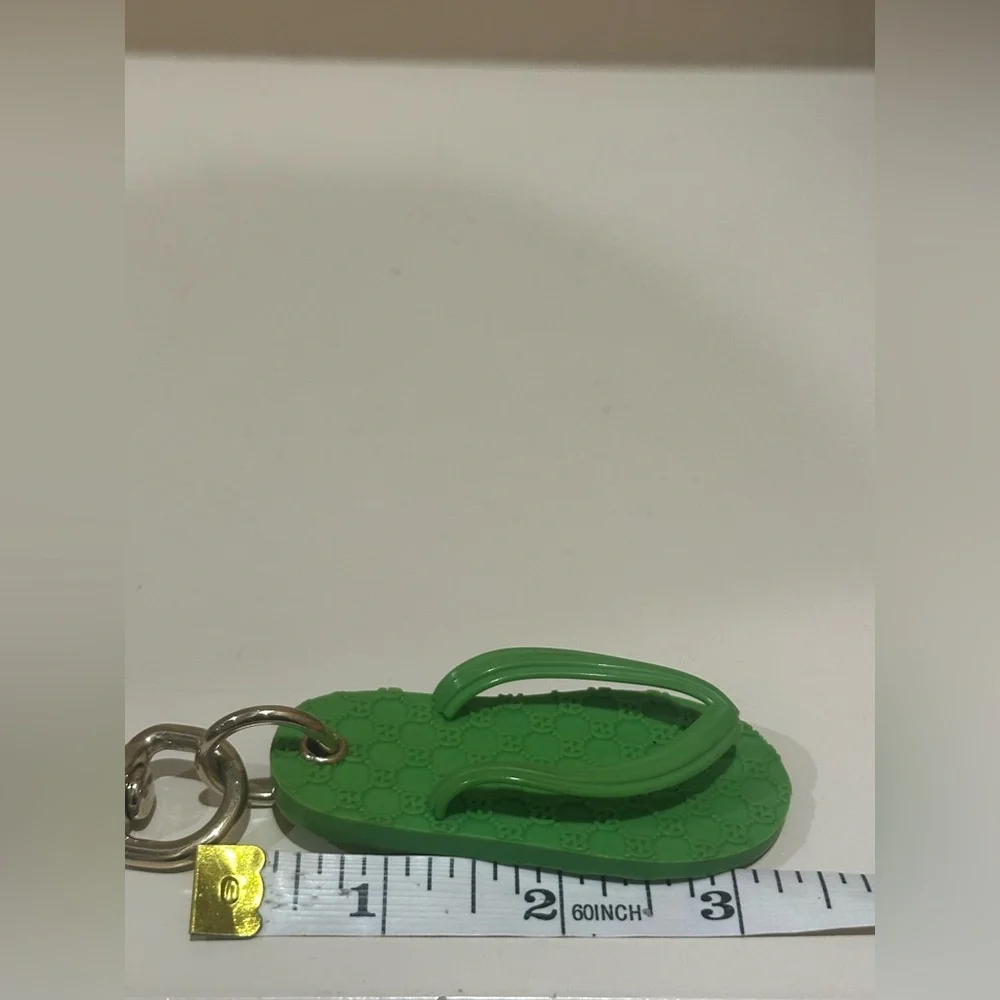 Gucci Kiwi Flip Flop Bag Charm/Keychain - Picture 4 of 8